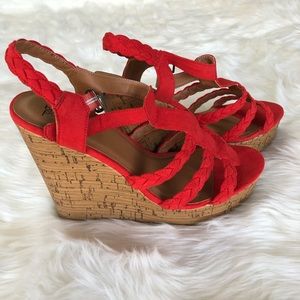 Black Poppy bright orange wedges